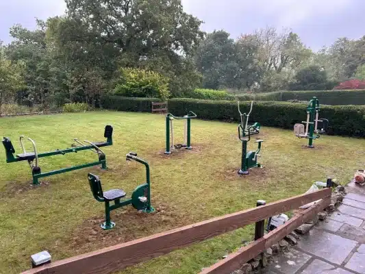 Outdoor fitness equipment