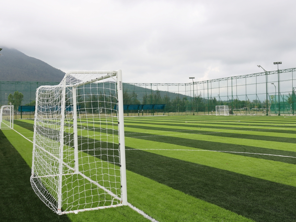 Freestanding mini football goal | 3 x 2m - Image 4