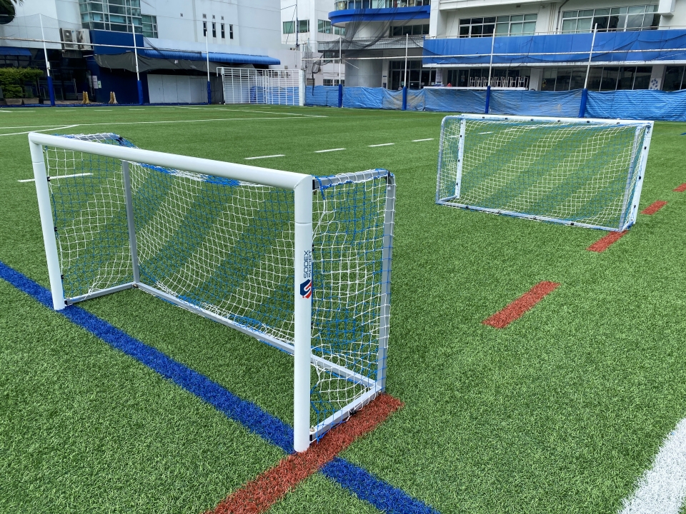 Mobile & foldable mini football goal. Dimensions: 1.5m x 1.0m - Image 4