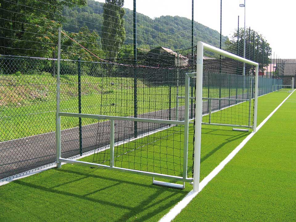 Premium foldable football goal | 5.0 x 2.0m | Ø90mm galvanized steel front frame - Image 2