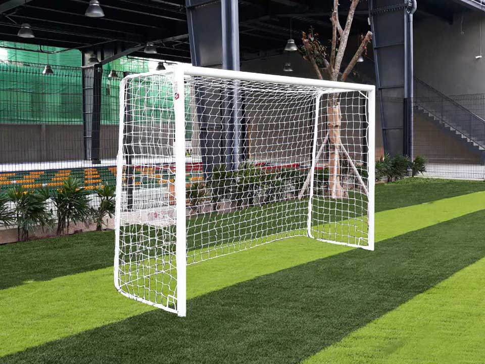 Freestanding mini football goal | 3 x 2m - Image 2