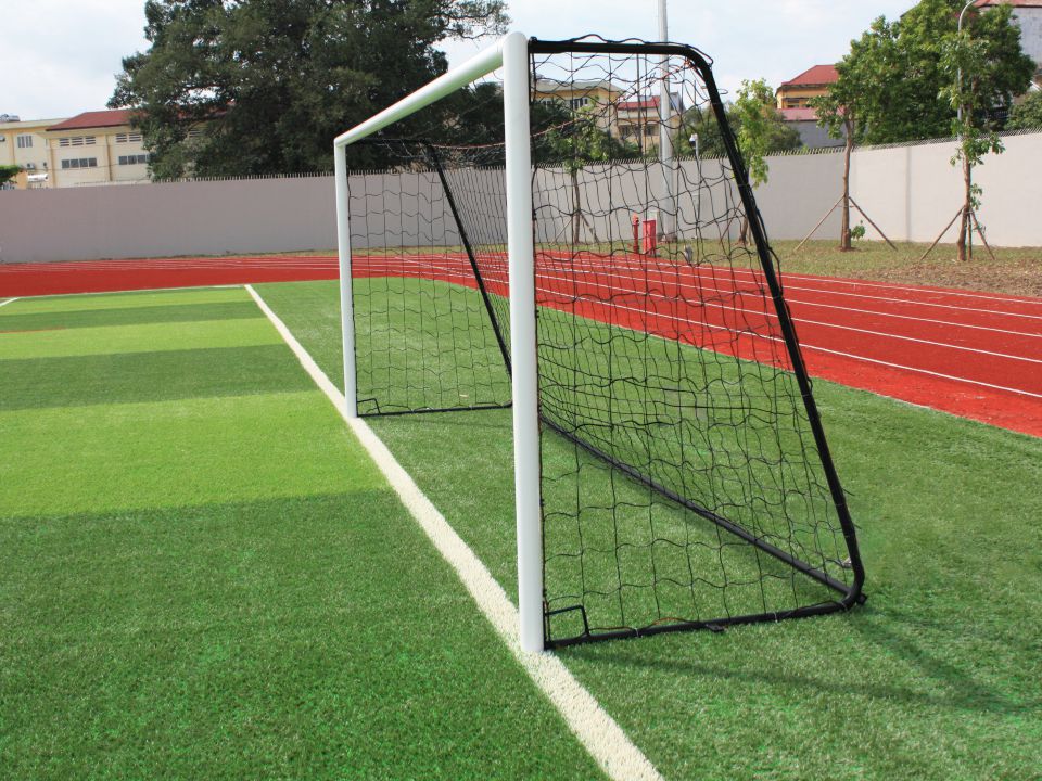 9-a-side football goal with rear frame | Freestanding | 5.0 x 2.0m | Ø90mm galvanized steel tube