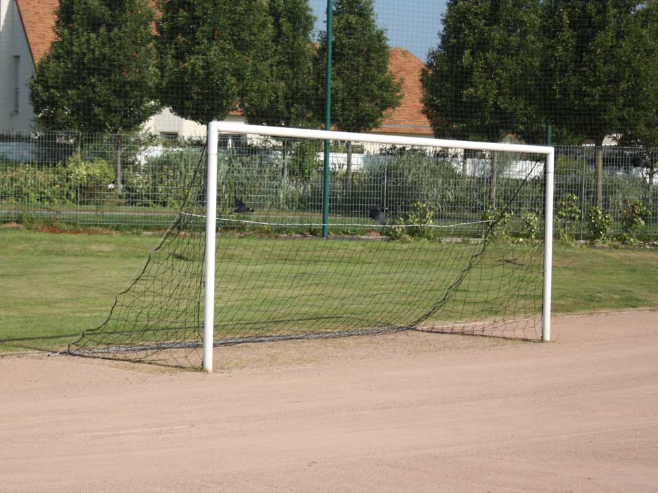 9-a-side football goal | Socketed | 5.0 x 2.0m | Ø90mm aluminium tube - Image 2