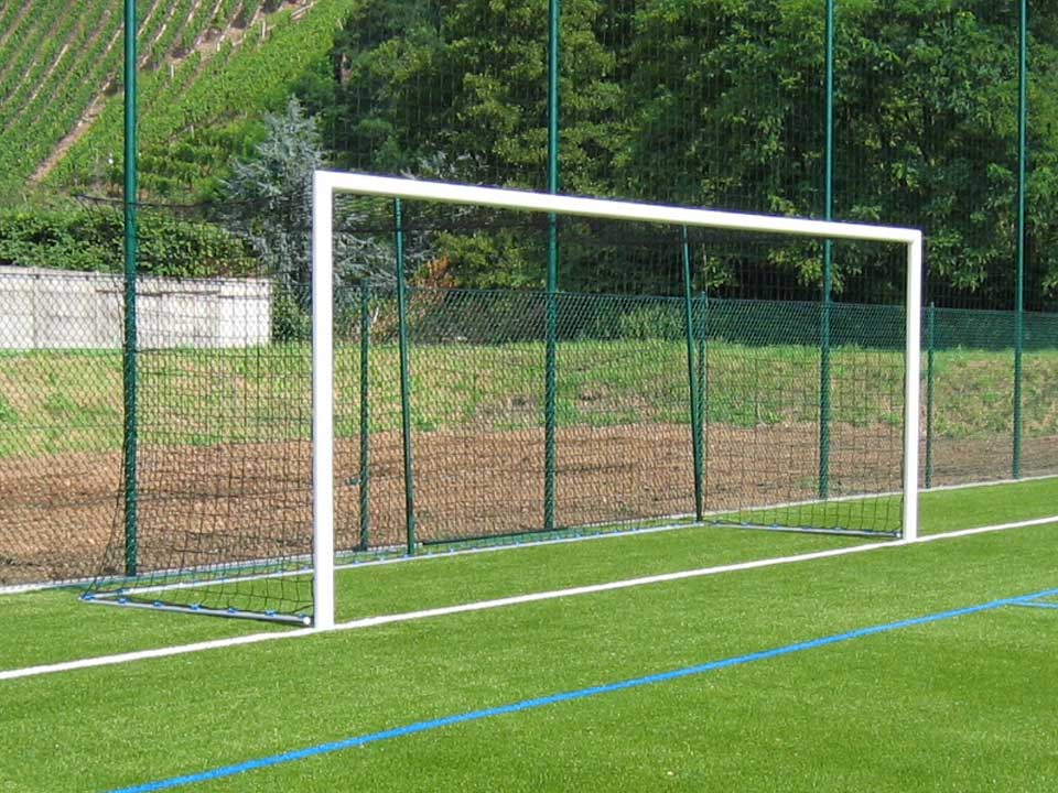 11-a-side football goal | Socketed | 24 x 8ft (7.32 x 2.44m) | 100 x 120mm aluminium tube - Image 4