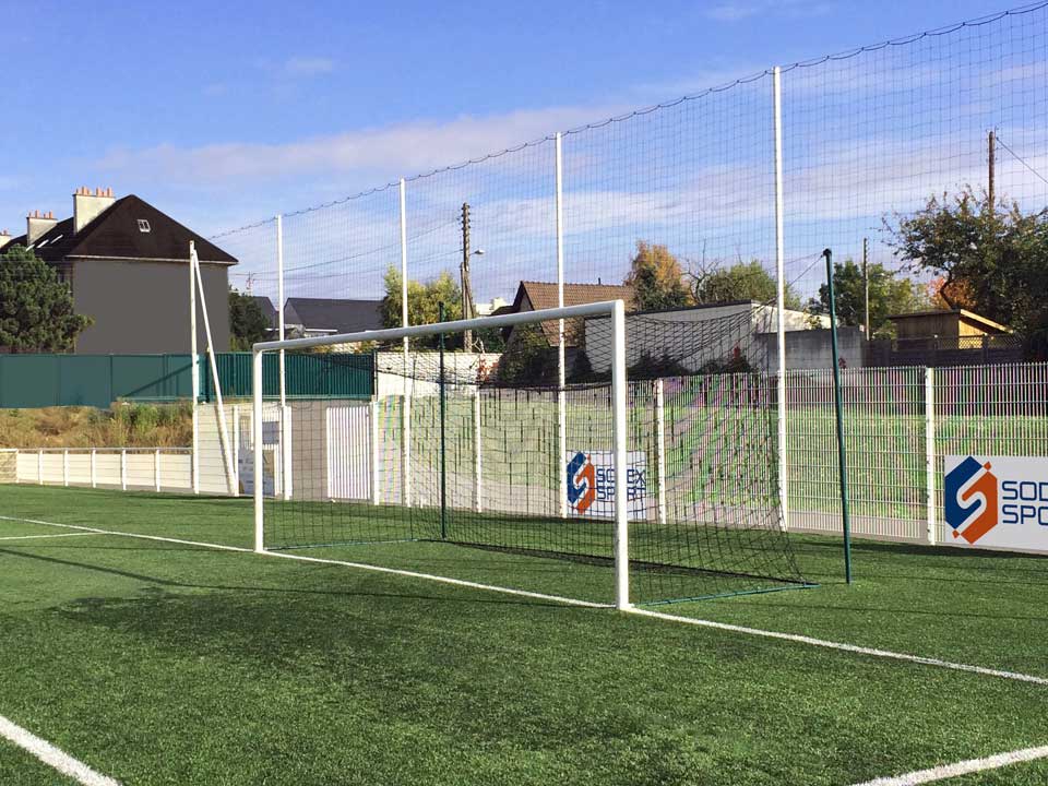 11-a-side football goal | Socketed | 24 x 8ft (7.32 x 2.44m) | 100 x 120mm aluminium tube